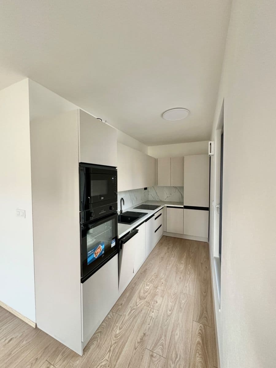 Prenájom bytu 2-izbový 54 m², Bratislavská, Brno, Jihomoravský kraj Prenájom bytu 2-izbový 54 m², Bratislavská, Brno, Jihomoravský kraj