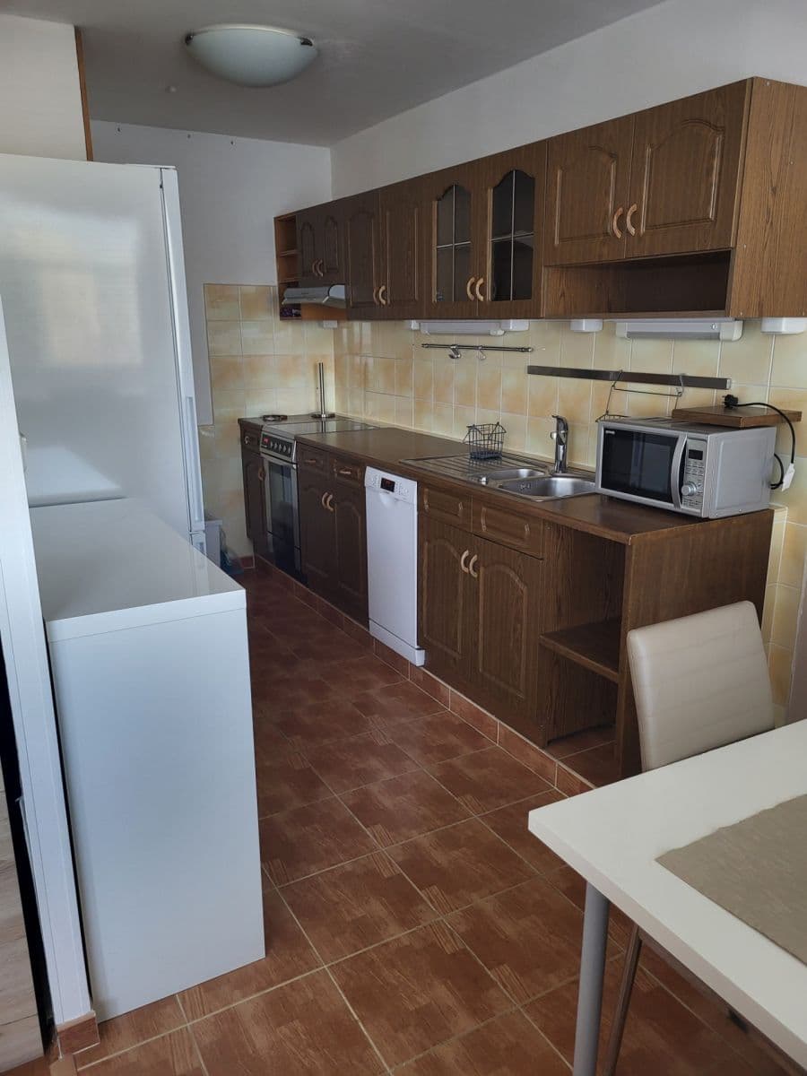 Prenájom bytu 3-izbový 77 m², Prusíkova, Praha, Praha Prenájom bytu 3-izbový 77 m², Prusíkova, Praha, Praha