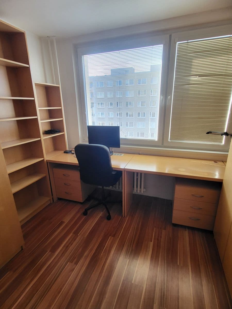 Prenájom bytu 3-izbový 77 m², Prusíkova, Praha, Praha Prenájom bytu 3-izbový 77 m², Prusíkova, Praha, Praha