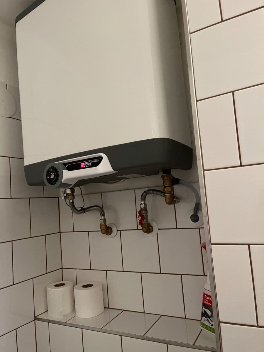 Prenájom bytu 1-izbový 40 m², V Horní Stromce, Praha, Praha Prenájom bytu 1-izbový 40 m², V Horní Stromce, Praha, Praha