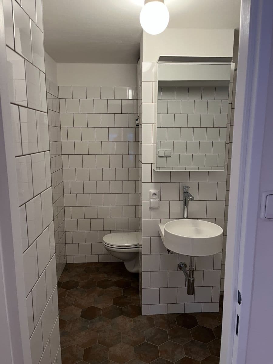 Prenájom bytu 1-izbový 40 m², V Horní Stromce, Praha, Praha Prenájom bytu 1-izbový 40 m², V Horní Stromce, Praha, Praha