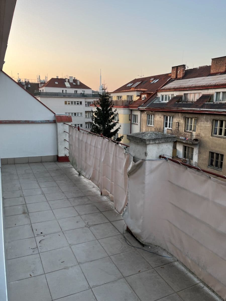 Prenájom bytu 1-izbový 40 m², V Horní Stromce, Praha, Praha Prenájom bytu 1-izbový 40 m², V Horní Stromce, Praha, Praha