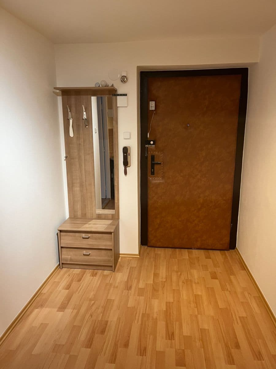 Prenájom bytu 1-izbový 40 m², V Horní Stromce, Praha, Praha Prenájom bytu 1-izbový 40 m², V Horní Stromce, Praha, Praha