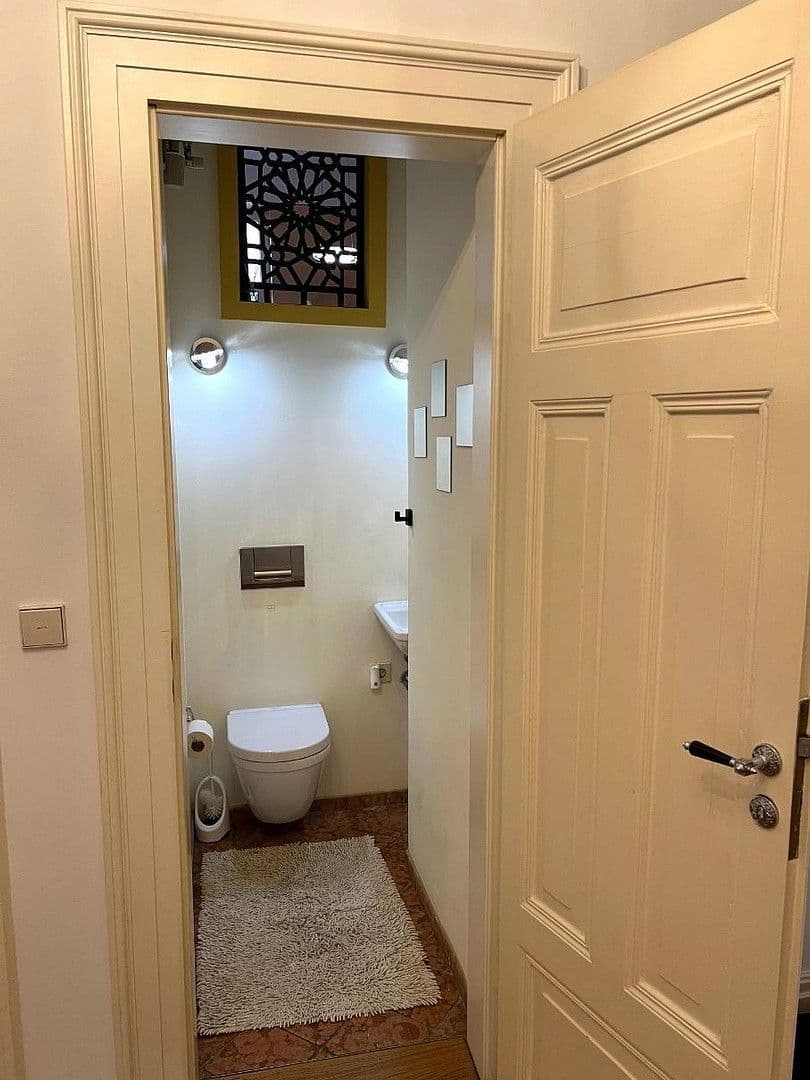 Prenájom bytu 22 m², Baden-Baden, Bádensko-Wurttembersko Prenájom bytu 22 m², Baden-Baden, Bádensko-Wurttembersko