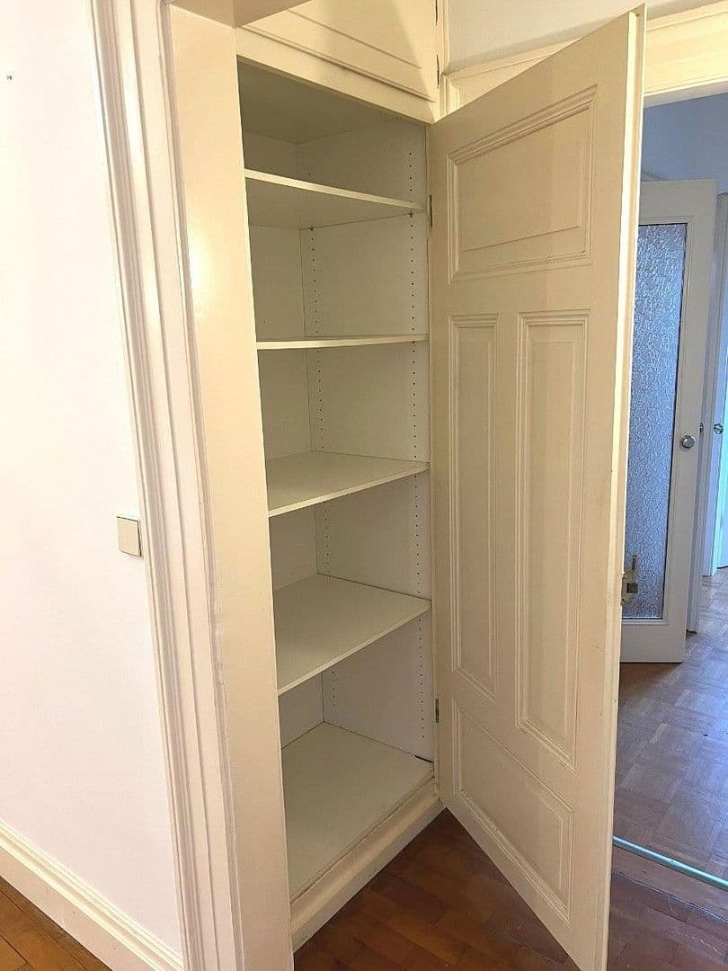 Prenájom bytu 22 m², Baden-Baden, Bádensko-Wurttembersko Prenájom bytu 22 m², Baden-Baden, Bádensko-Wurttembersko