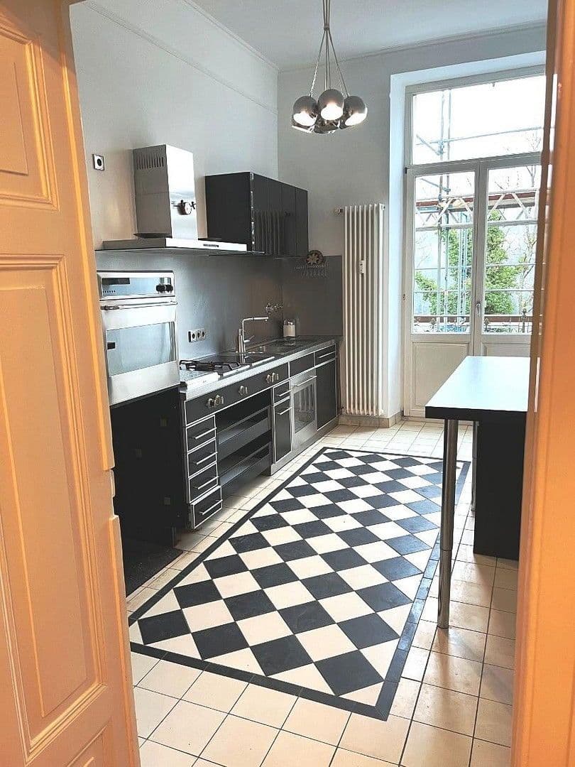 Prenájom bytu 22 m², Baden-Baden, Bádensko-Wurttembersko Prenájom bytu 22 m², Baden-Baden, Bádensko-Wurttembersko