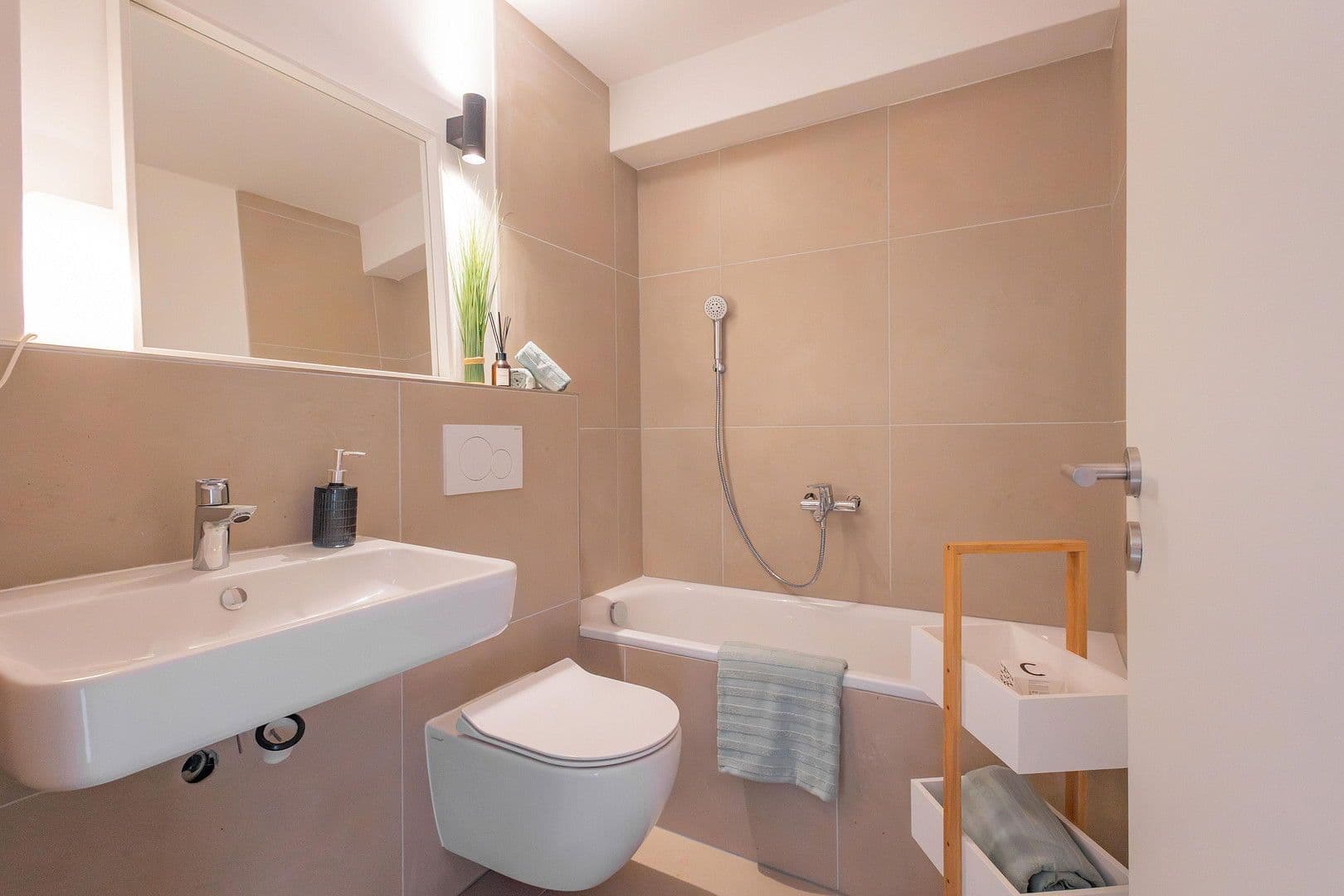 Predaj domu 110 m², pozemek 107 m², Hamburg, Hamburg Predaj domu 110 m², pozemek 107 m², Hamburg, Hamburg