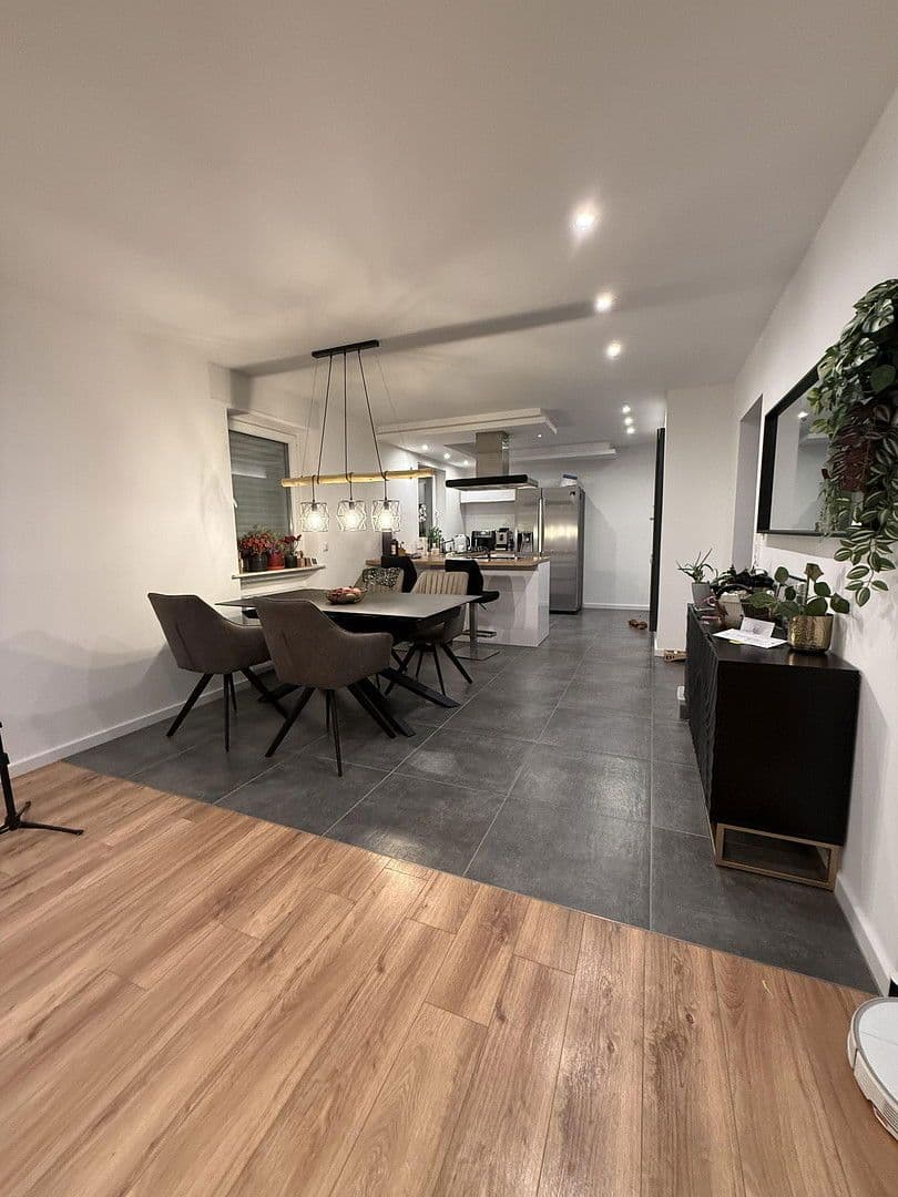 Predaj domu 190 m², pozemek 865 m², Goldbachstr. 2A, Florstadt, Hesensko Predaj domu 190 m², pozemek 865 m², Goldbachstr. 2A, Florstadt, Hesensko