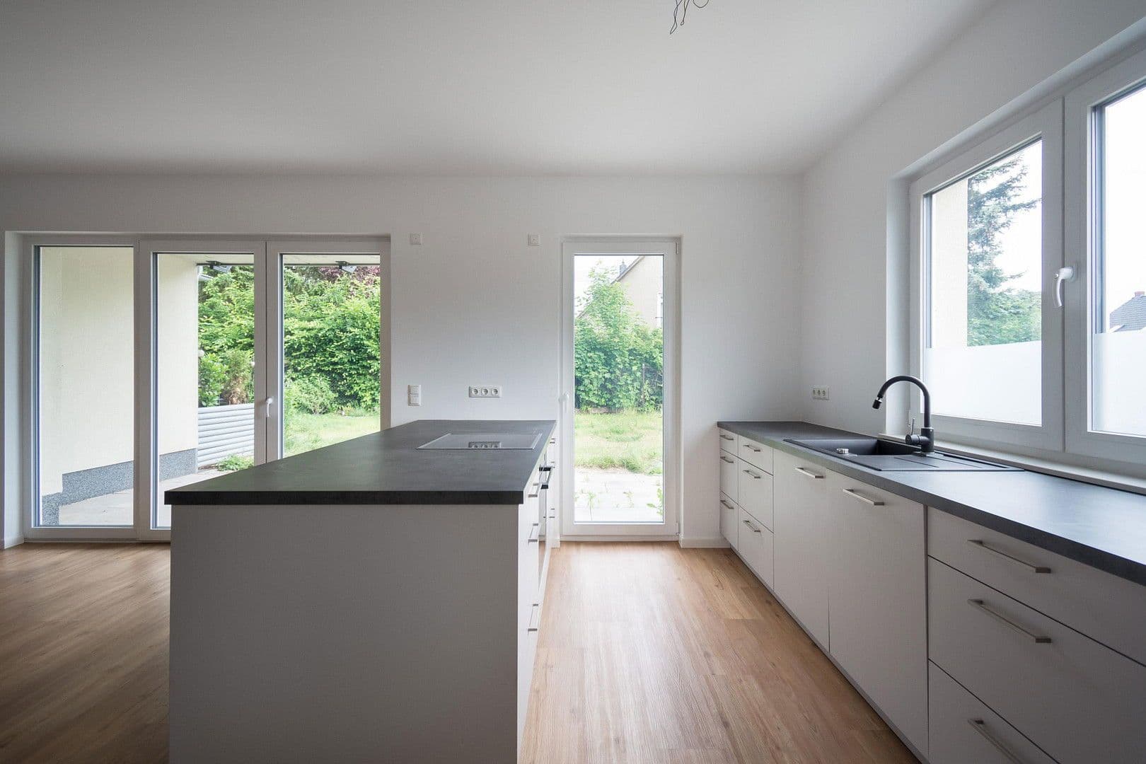 Prenájom bytu 3-izbový 93 m², Karl-Marx-Straße 8, Hohen Neuendorf, Brandenbursko Prenájom bytu 3-izbový 93 m², Karl-Marx-Straße 8, Hohen Neuendorf, Brandenbursko