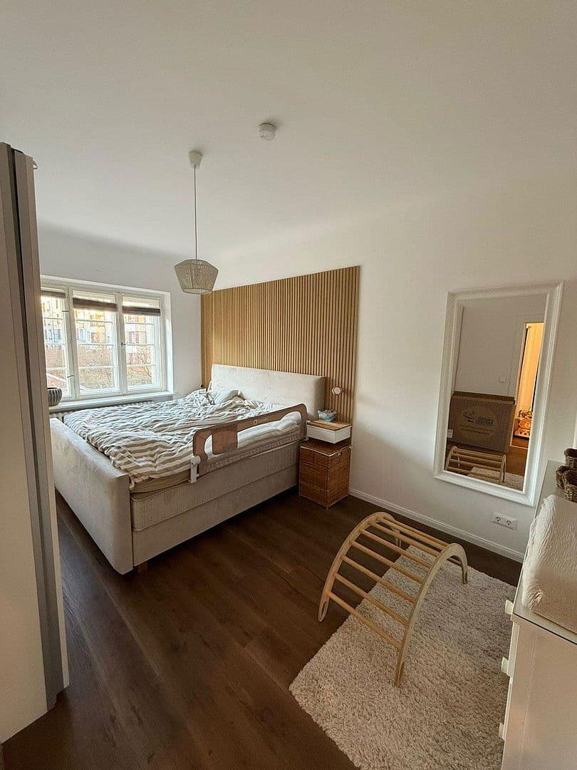 Predaj bytu 3-izbový 91 m², Berlin, Berlín Predaj bytu 3-izbový 91 m², Berlin, Berlín