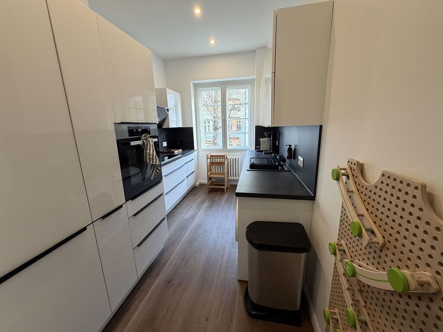 Predaj bytu 3-izbový 91 m², Berlin, Berlín Predaj bytu 3-izbový 91 m², Berlin, Berlín