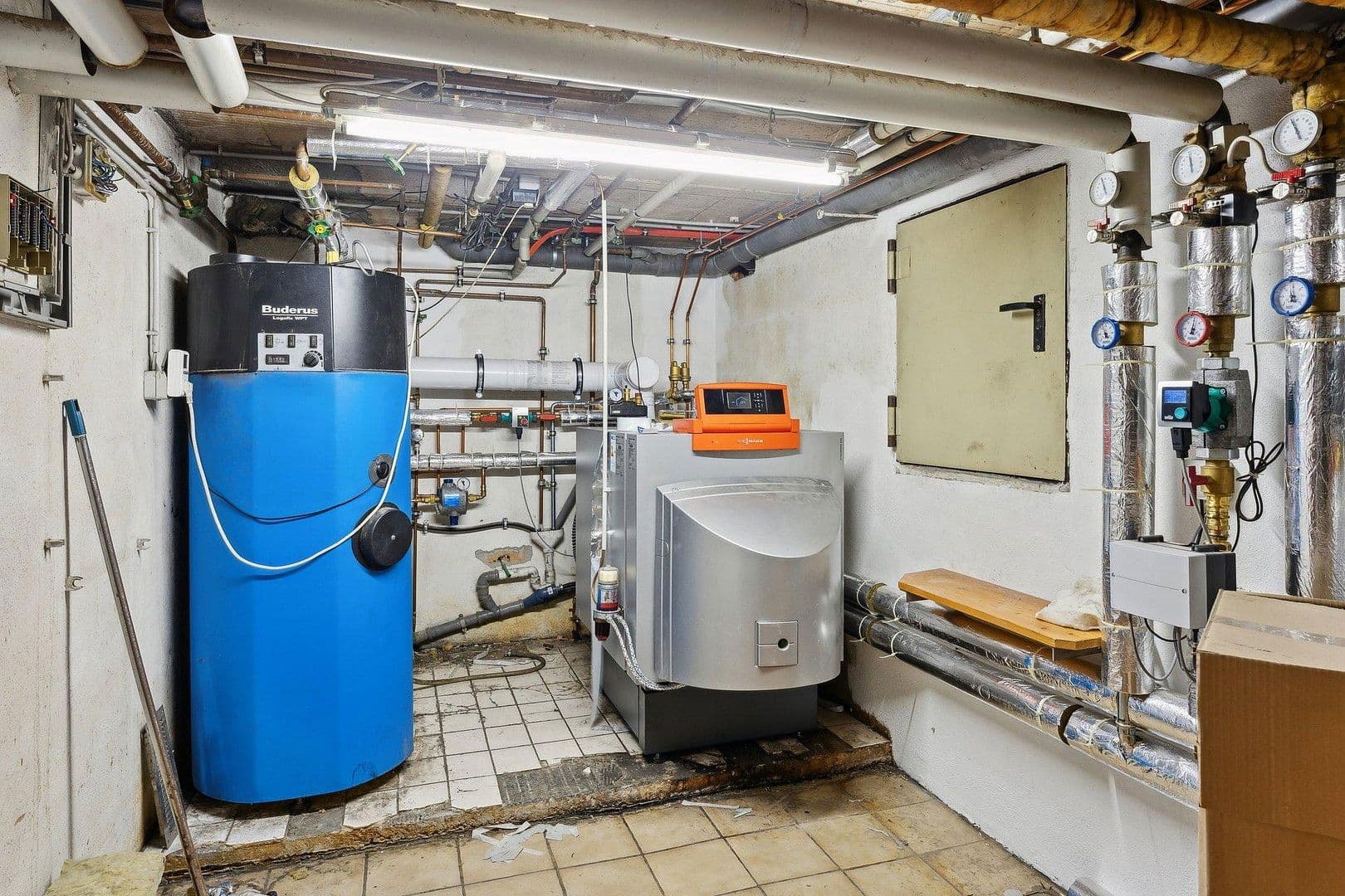 Predaj domu 443 m², pozemek 1.079 m², Ottobeurer Straße 17, Markt Rettenbach, Bavorsko Predaj domu 443 m², pozemek 1.079 m², Ottobeurer Straße 17, Markt Rettenbach, Bavorsko