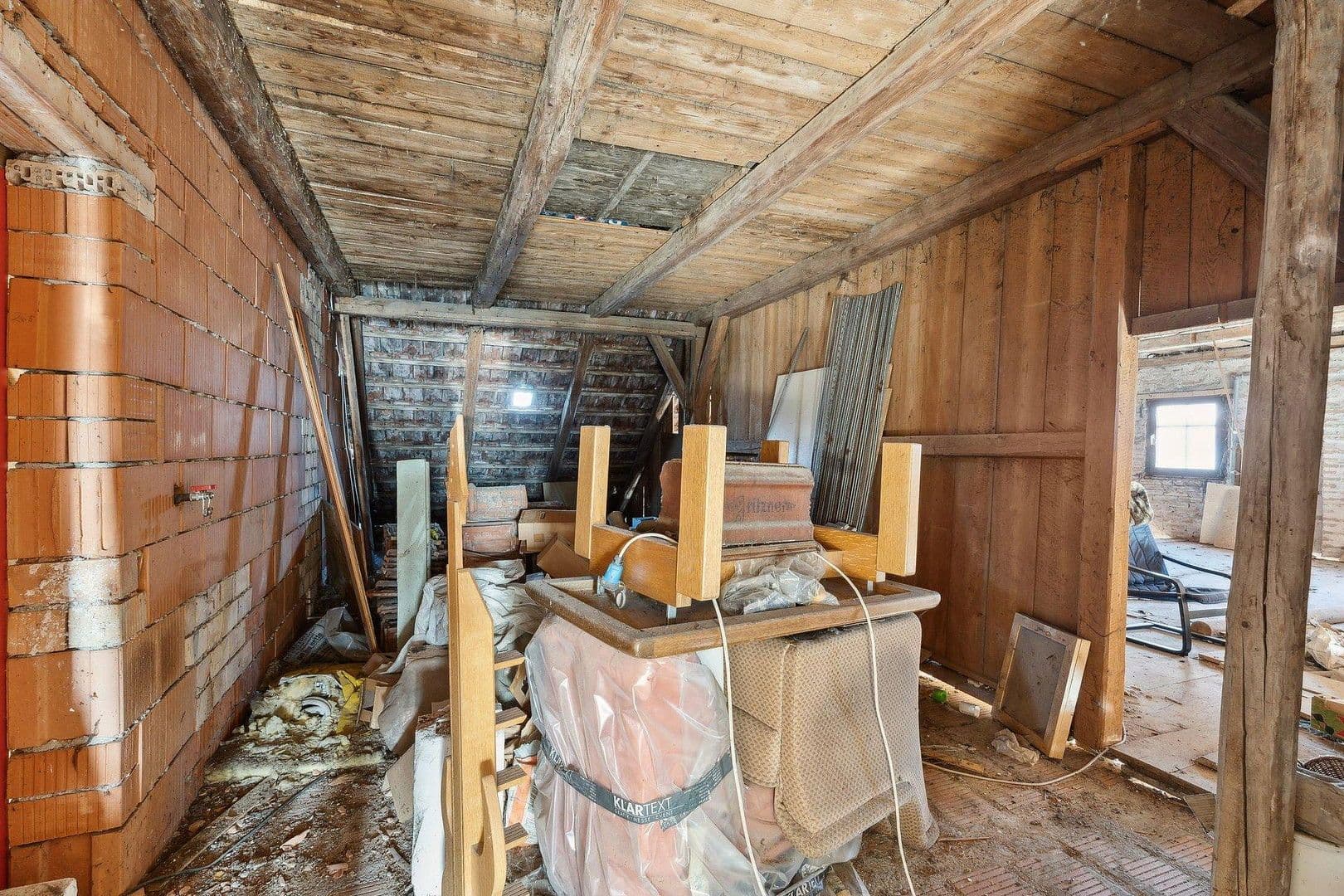 Predaj domu 443 m², pozemek 1.079 m², Ottobeurer Straße 17, Markt Rettenbach, Bavorsko Predaj domu 443 m², pozemek 1.079 m², Ottobeurer Straße 17, Markt Rettenbach, Bavorsko