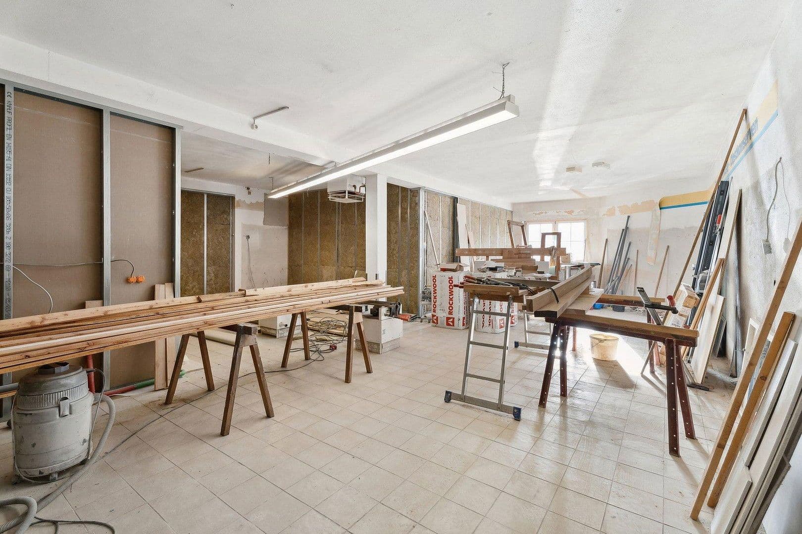 Predaj domu 443 m², pozemek 1.079 m², Ottobeurer Straße 17, Markt Rettenbach, Bavorsko Predaj domu 443 m², pozemek 1.079 m², Ottobeurer Straße 17, Markt Rettenbach, Bavorsko