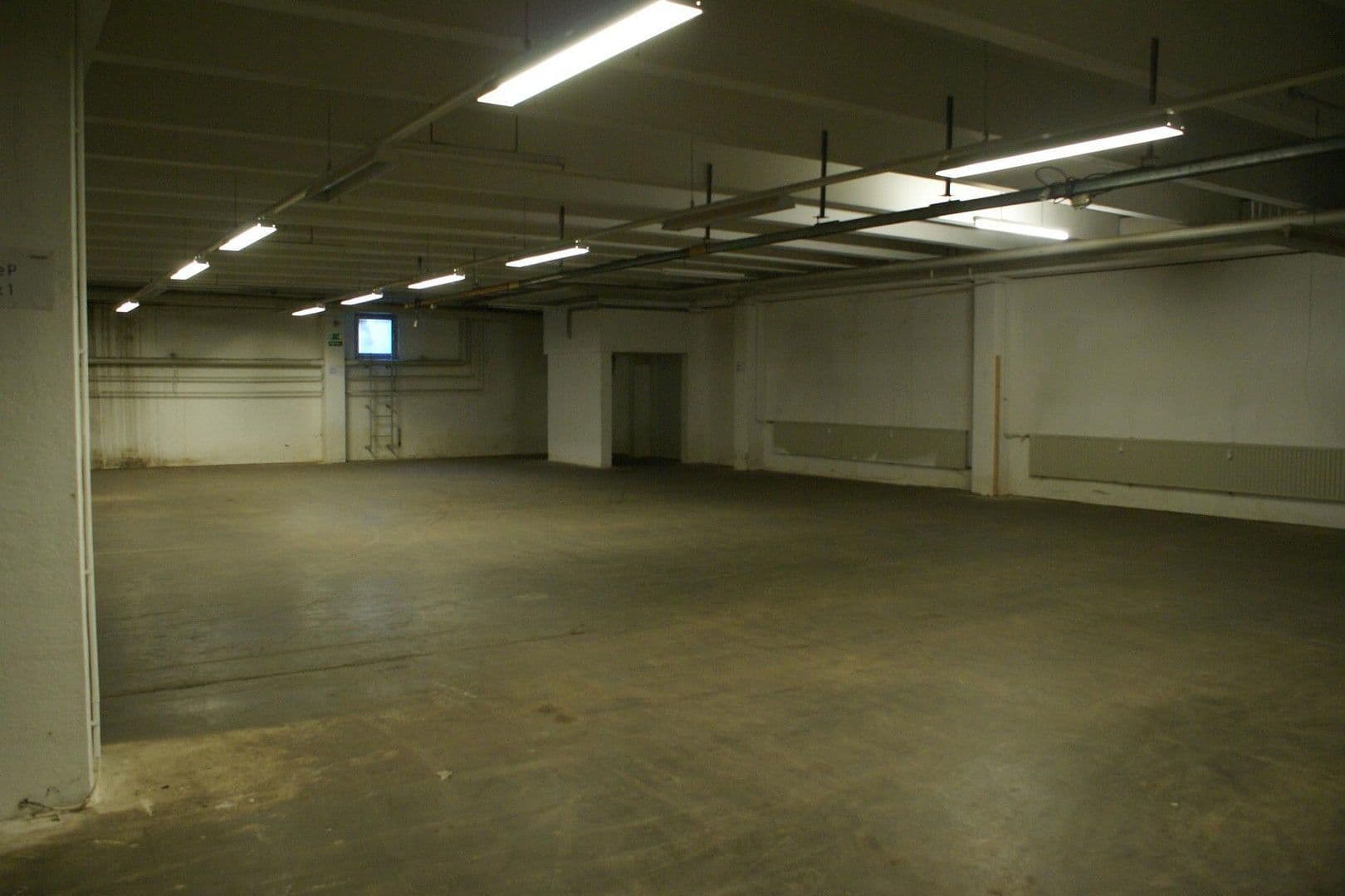 Prenájom nebytového priestoru 2.200 m², Aalen, Bádensko-Wurttembersko Prenájom nebytového priestoru 2.200 m², Aalen, Bádensko-Wurttembersko