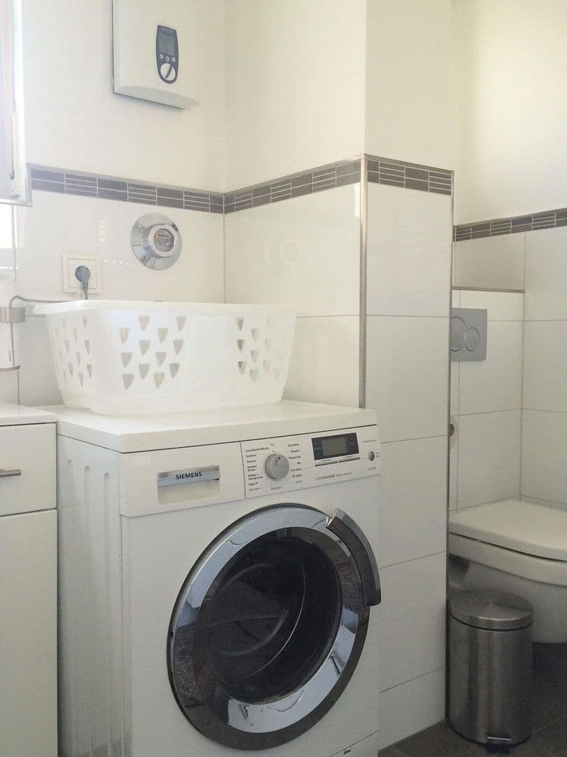 Prenájom bytu 3-izbový 86 m², Ca, Mannheim, Bádensko-Wurttembersko Prenájom bytu 3-izbový 86 m², Ca, Mannheim, Bádensko-Wurttembersko