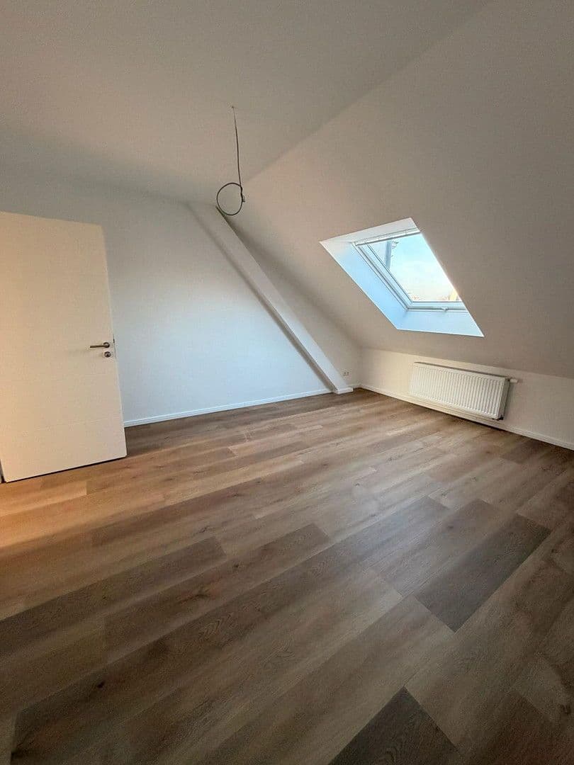 Prenájom bytu 4-izbový 99 m², Jahnstr. 7, Osnabrück, Dolné Sasko Prenájom bytu 4-izbový 99 m², Jahnstr. 7, Osnabrück, Dolné Sasko