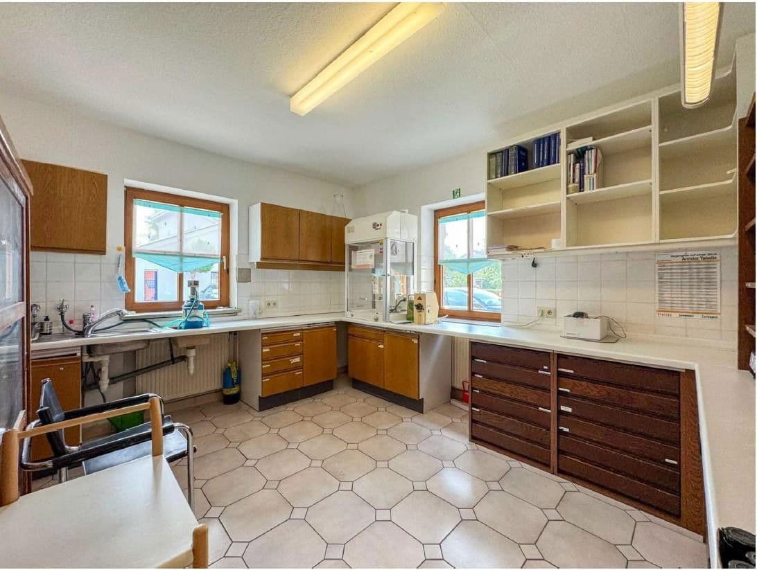 Prenájom kancelárie 150 m², Hutstraße 15,, Itzgrund, Bavorsko Prenájom kancelárie 150 m², Hutstraße 15,, Itzgrund, Bavorsko