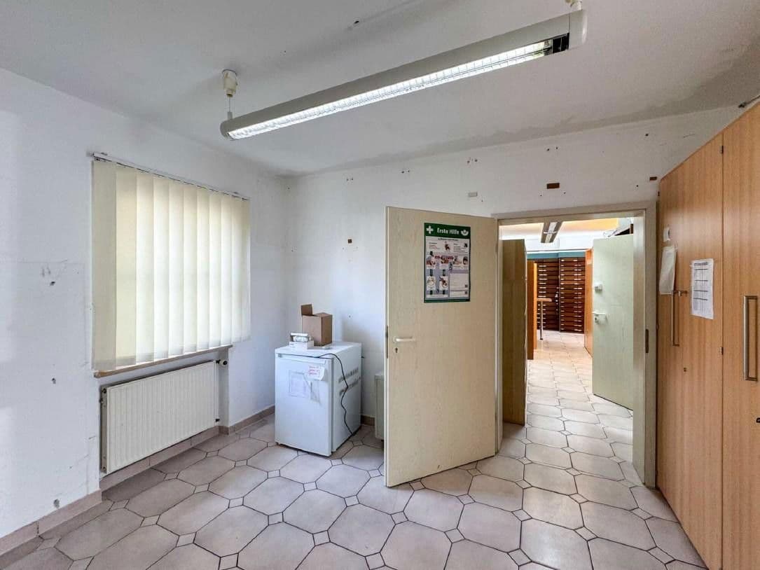 Prenájom kancelárie 150 m², Hutstraße 15,, Itzgrund, Bavorsko Prenájom kancelárie 150 m², Hutstraße 15,, Itzgrund, Bavorsko