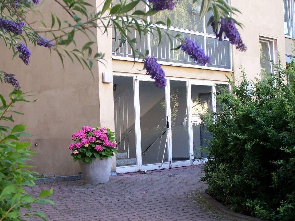 Prenájom bytu 13 m², Suarezstr. 15-17, Berlin, Berlín Prenájom bytu 13 m², Suarezstr. 15-17, Berlin, Berlín