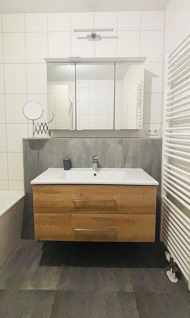 Predaj domu 131 m², pozemek 132 m², Liederbach am Taunus, Hesensko Predaj domu 131 m², pozemek 132 m², Liederbach am Taunus, Hesensko