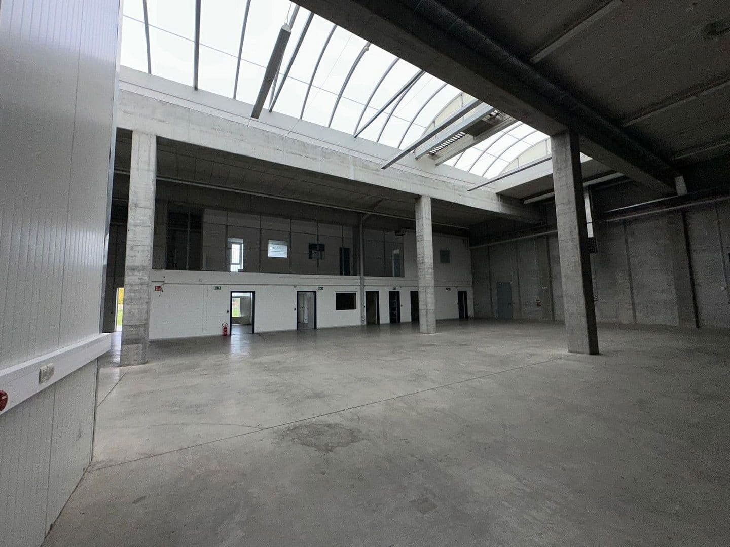 Prenájom nebytového priestoru 22.000 m², Steinbergstr. 3, Leipzig, Leipzig OT Holzhausen, Sasko Prenájom nebytového priestoru 22.000 m², Steinbergstr. 3, Leipzig, Leipzig OT Holzhausen, Sasko