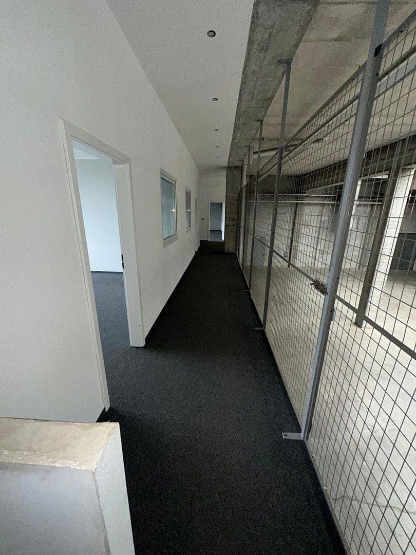 Prenájom nebytového priestoru 22.000 m², Steinbergstr. 3, Leipzig, Leipzig OT Holzhausen, Sasko Prenájom nebytového priestoru 22.000 m², Steinbergstr. 3, Leipzig, Leipzig OT Holzhausen, Sasko