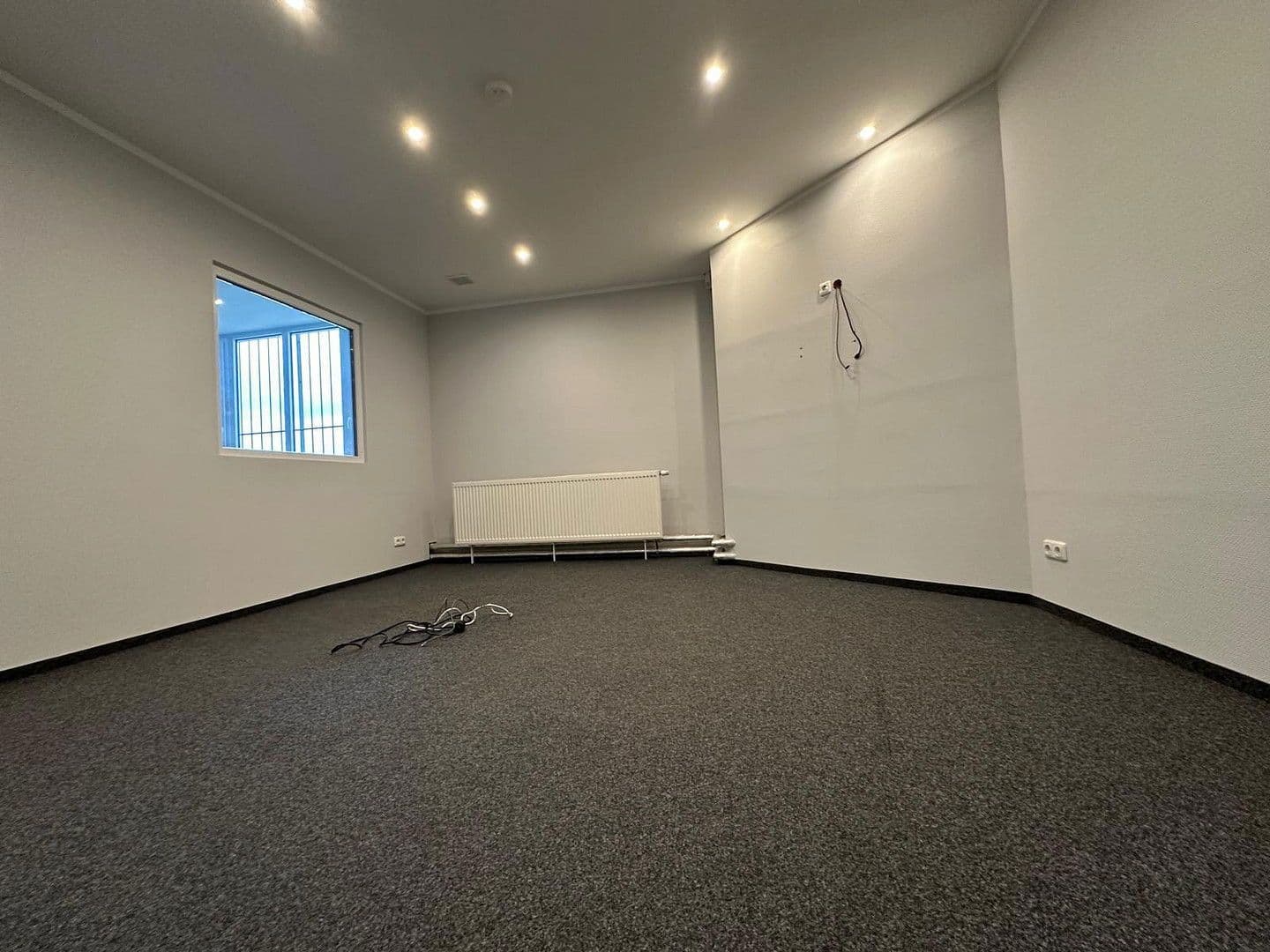 Prenájom nebytového priestoru 22.000 m², Steinbergstr. 3, Leipzig, Leipzig OT Holzhausen, Sasko Prenájom nebytového priestoru 22.000 m², Steinbergstr. 3, Leipzig, Leipzig OT Holzhausen, Sasko