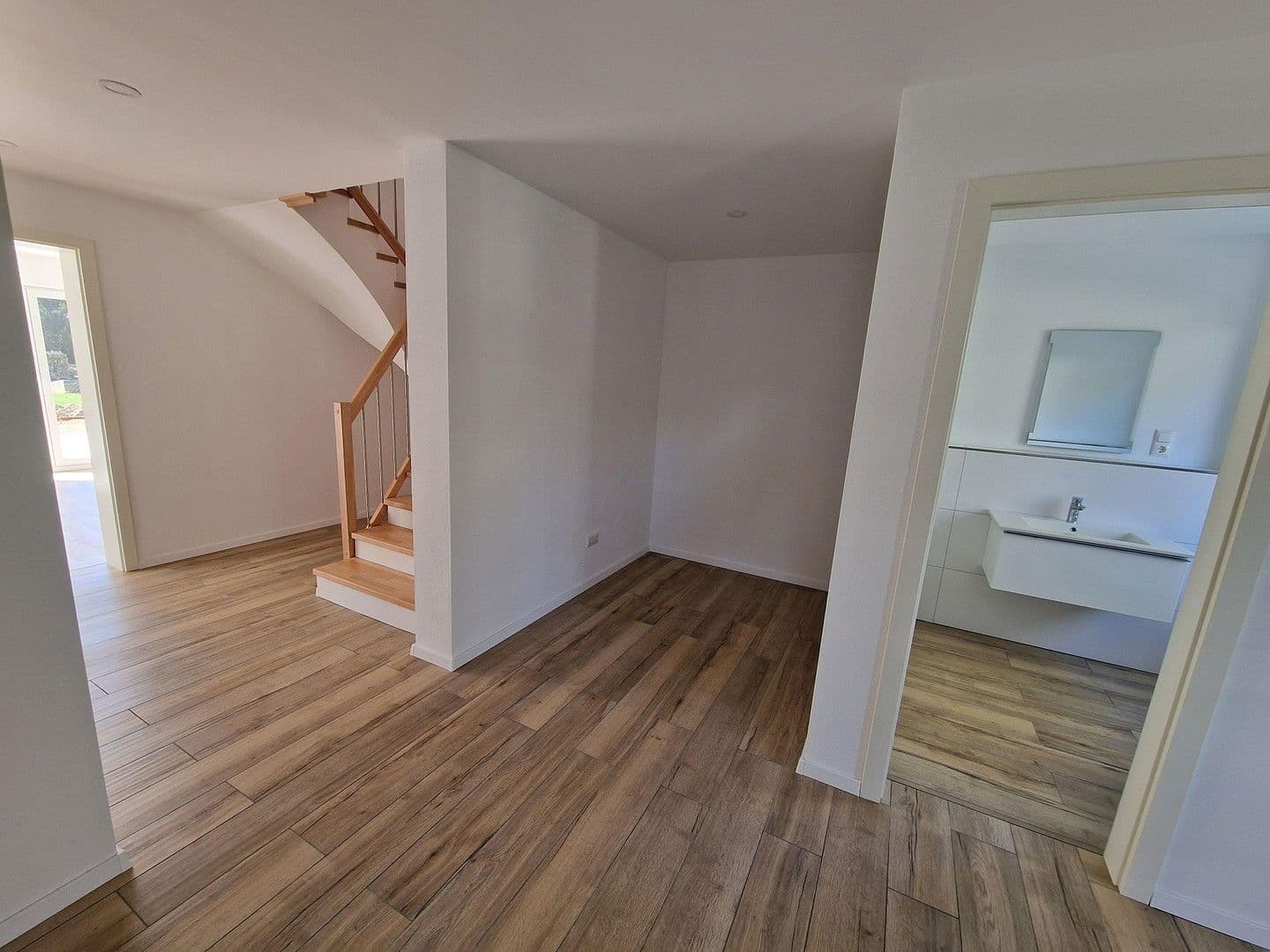 Predaj domu 160 m², pozemek 325 m², Am Steinriesel 11, Altenmünster, Bavorsko Predaj domu 160 m², pozemek 325 m², Am Steinriesel 11, Altenmünster, Bavorsko