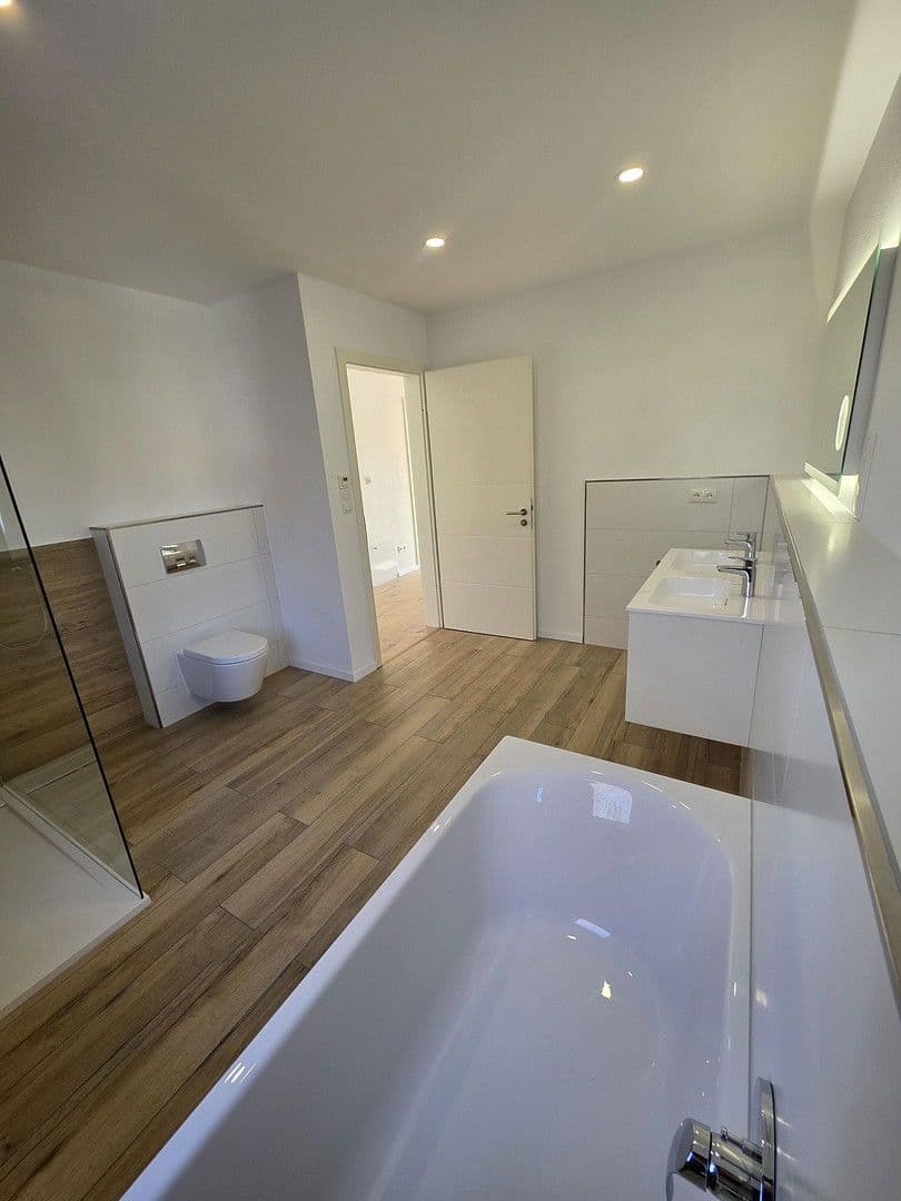 Predaj domu 160 m², pozemek 325 m², Am Steinriesel 11, Altenmünster, Bavorsko Predaj domu 160 m², pozemek 325 m², Am Steinriesel 11, Altenmünster, Bavorsko