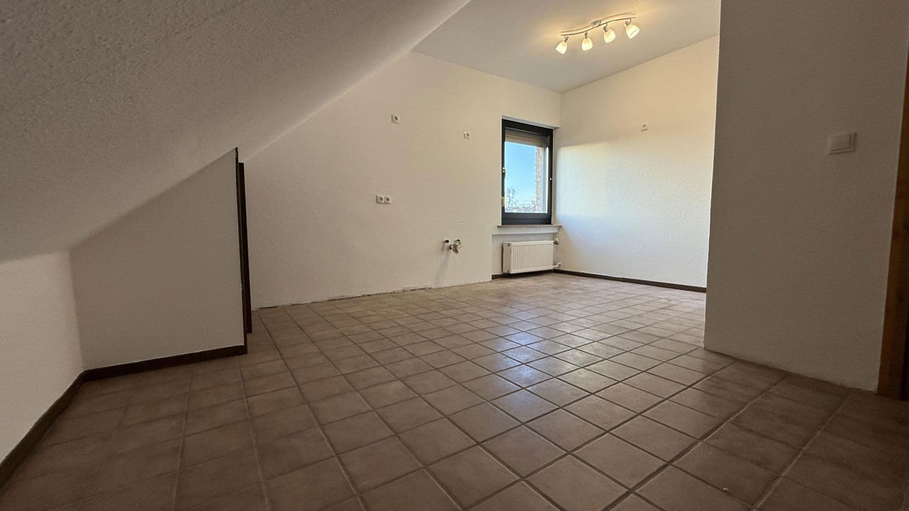 Prenájom bytu 2-izbový 46 m², Brühl, Severné Porýnie - Westfálsko Prenájom bytu 2-izbový 46 m², Brühl, Severné Porýnie - Westfálsko