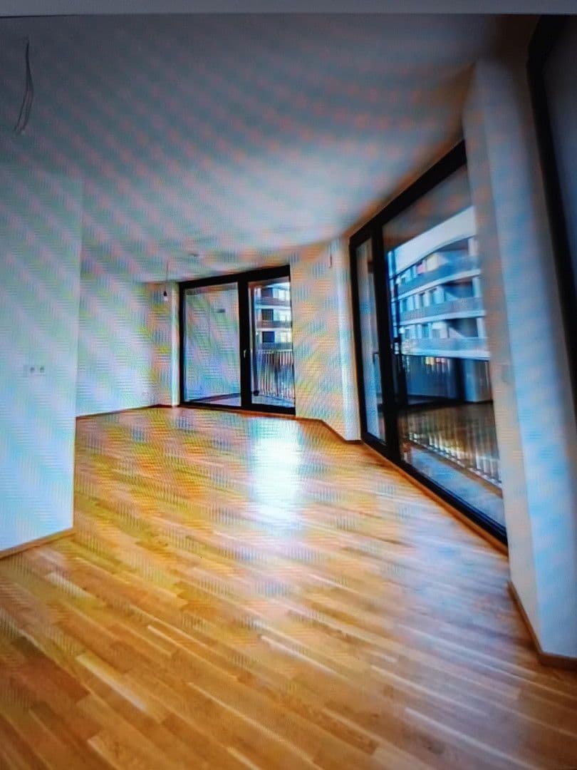 Prenájom bytu 2-izbový 69 m², Dresden, Sasko Prenájom bytu 2-izbový 69 m², Dresden, Sasko