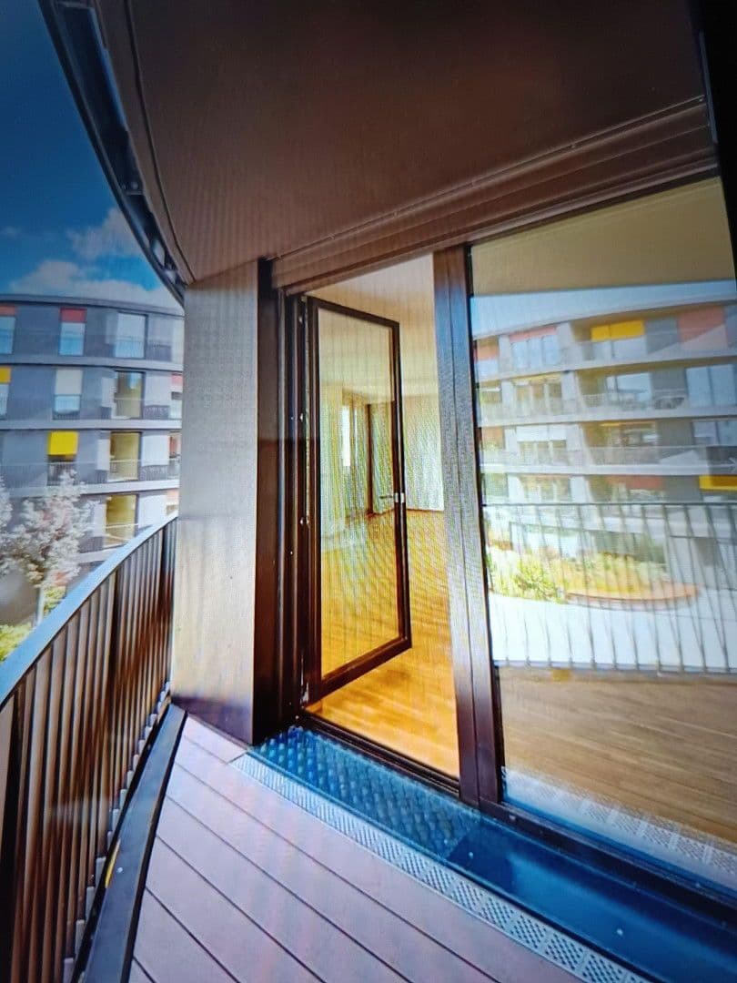 Prenájom bytu 2-izbový 69 m², Dresden, Sasko Prenájom bytu 2-izbový 69 m², Dresden, Sasko