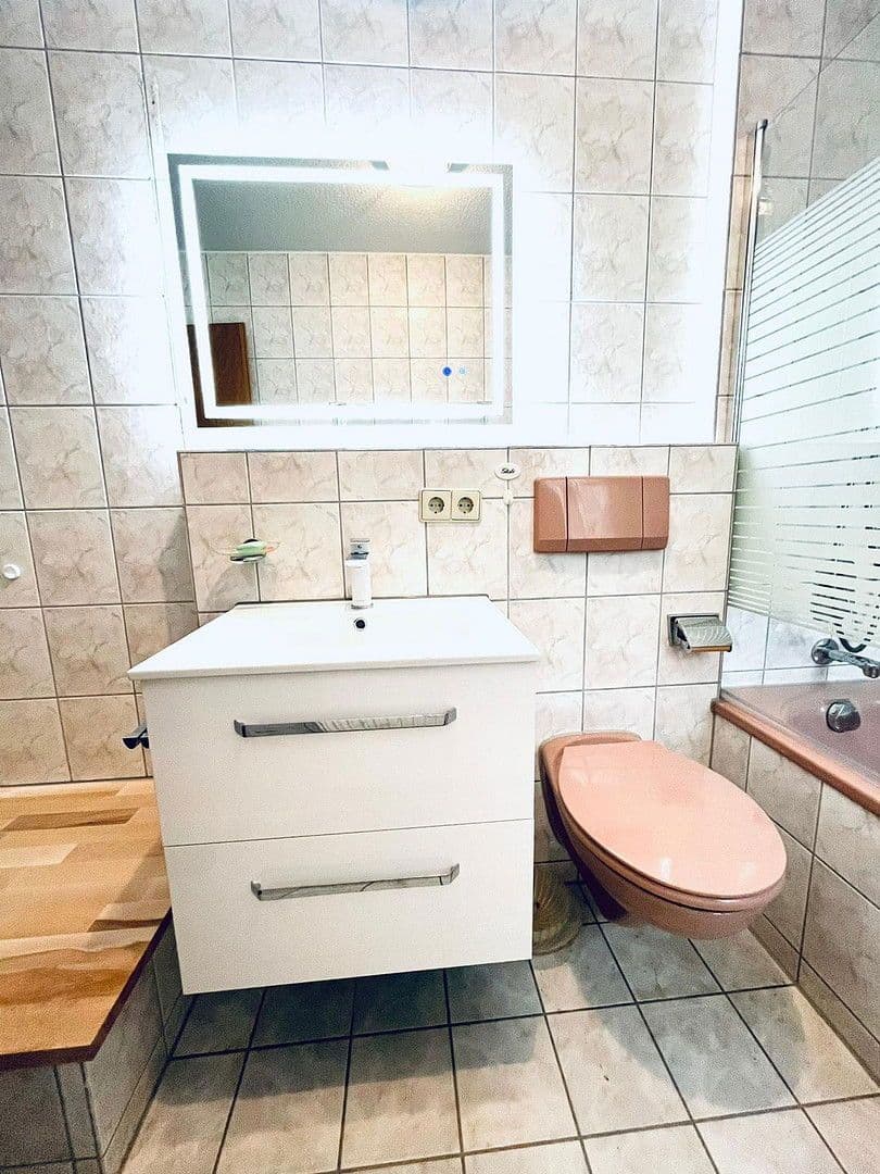 Prenájom bytu 2-izbový 61 m², Friedrichstraße 46, Denkendorf, Bádensko-Wurttembersko Prenájom bytu 2-izbový 61 m², Friedrichstraße 46, Denkendorf, Bádensko-Wurttembersko