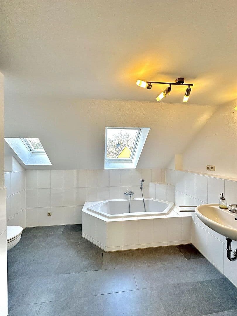 Prenájom bytu 3-izbový 50 m², Scharbeutz, Šlezvicko-Holštajnsko Prenájom bytu 3-izbový 50 m², Scharbeutz, Šlezvicko-Holštajnsko