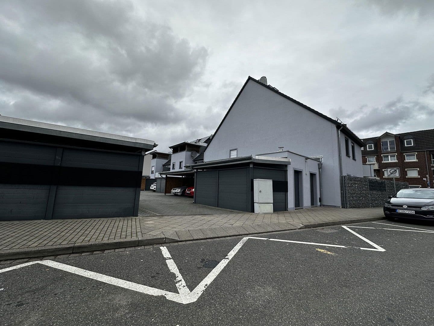 Predaj domu 1.236 m², pozemek 1.170 m², Übacher Weg 121 + 123, Alsdorf, Severné Porýnie - Westfálsko Predaj domu 1.236 m², pozemek 1.170 m², Übacher Weg 121 + 123, Alsdorf, Severné Porýnie - Westfálsko