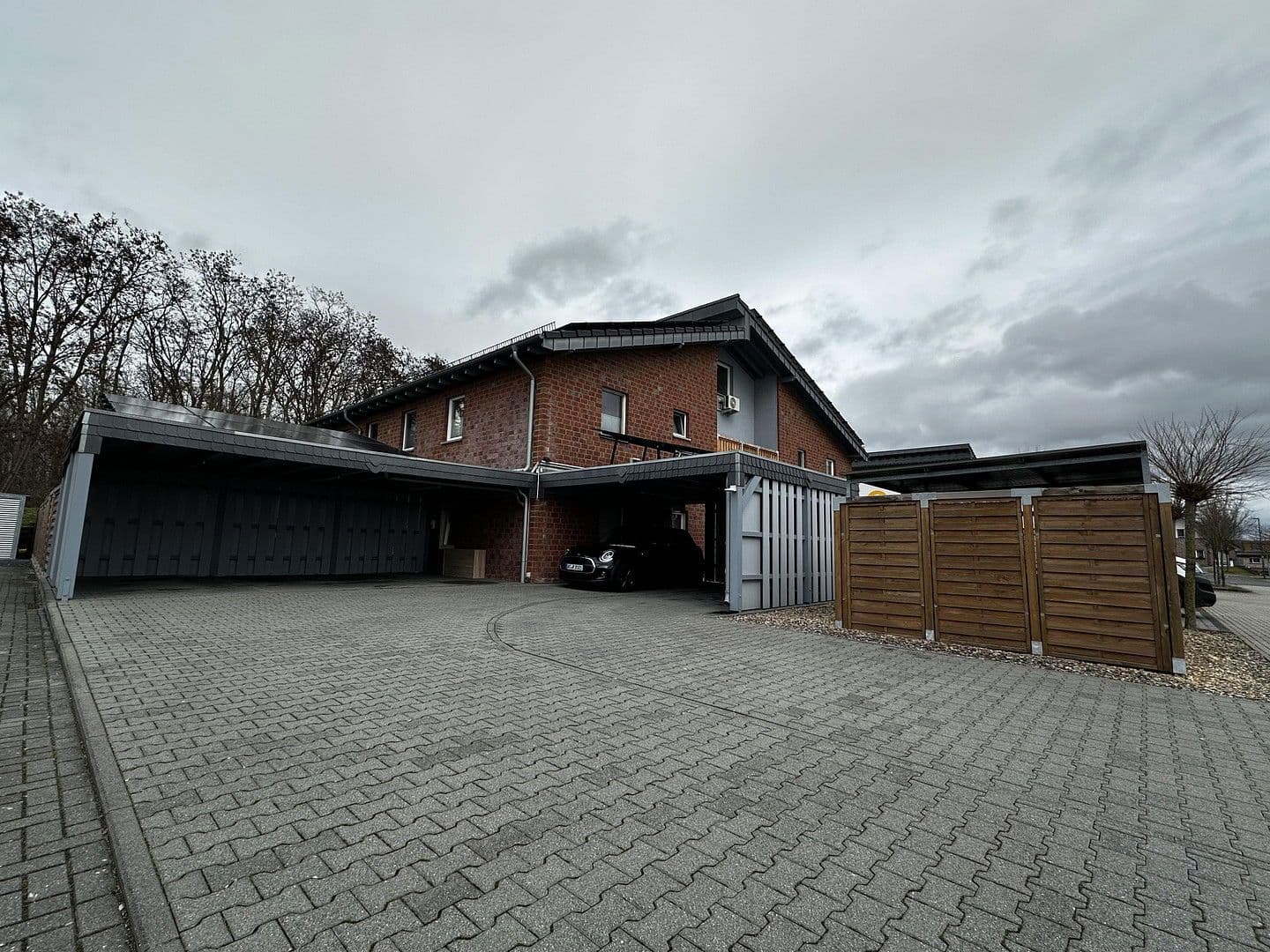 Predaj domu 640 m², pozemek 1.442 m², Bergmannsweg 76, Baesweiler, Severné Porýnie - Westfálsko Predaj domu 640 m², pozemek 1.442 m², Bergmannsweg 76, Baesweiler, Severné Porýnie - Westfálsko
