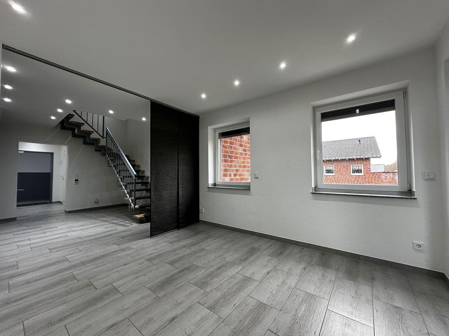 Predaj domu 640 m², pozemek 1.442 m², Bergmannsweg 76, Baesweiler, Severné Porýnie - Westfálsko Predaj domu 640 m², pozemek 1.442 m², Bergmannsweg 76, Baesweiler, Severné Porýnie - Westfálsko