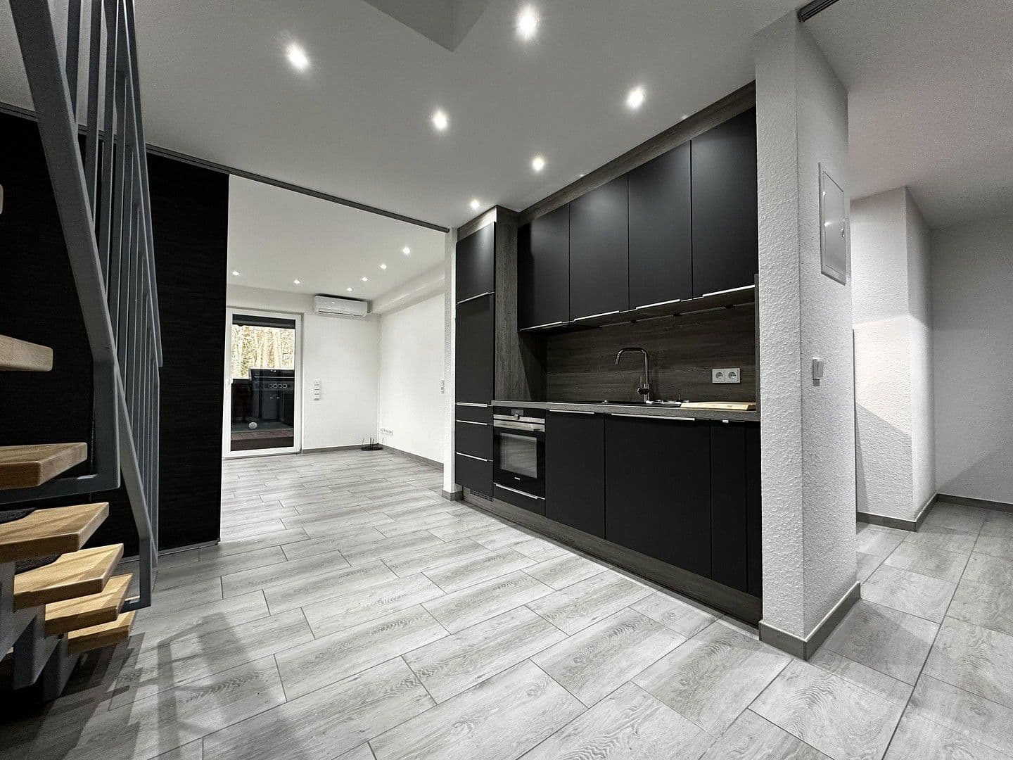 Predaj domu 640 m², pozemek 1.442 m², Bergmannsweg 76, Baesweiler, Severné Porýnie - Westfálsko Predaj domu 640 m², pozemek 1.442 m², Bergmannsweg 76, Baesweiler, Severné Porýnie - Westfálsko