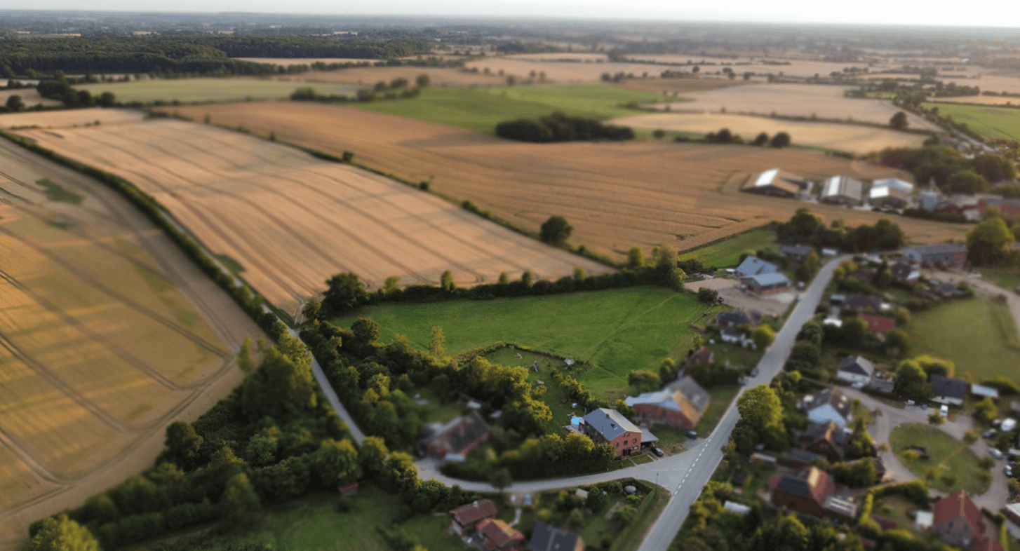 Predaj domu 285 m², pozemek 12.500 m², Neuengörs, Šlezvicko-Holštajnsko Predaj domu 285 m², pozemek 12.500 m², Neuengörs, Šlezvicko-Holštajnsko