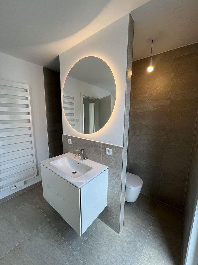 Predaj domu 215 m², pozemek 250 m², Planegg, Bavorsko Predaj domu 215 m², pozemek 250 m², Planegg, Bavorsko