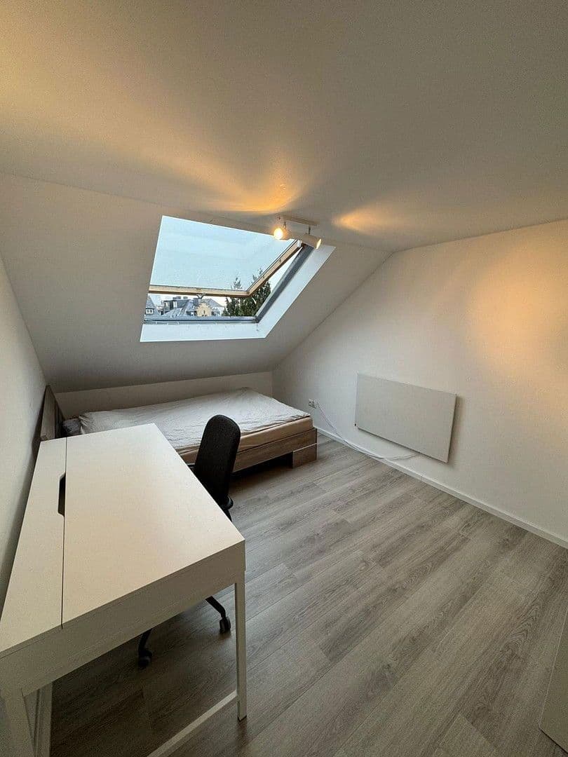 Prenájom bytu 3-izbový 20 m², Frankfurt am Main, Hesensko Prenájom bytu 3-izbový 20 m², Frankfurt am Main, Hesensko