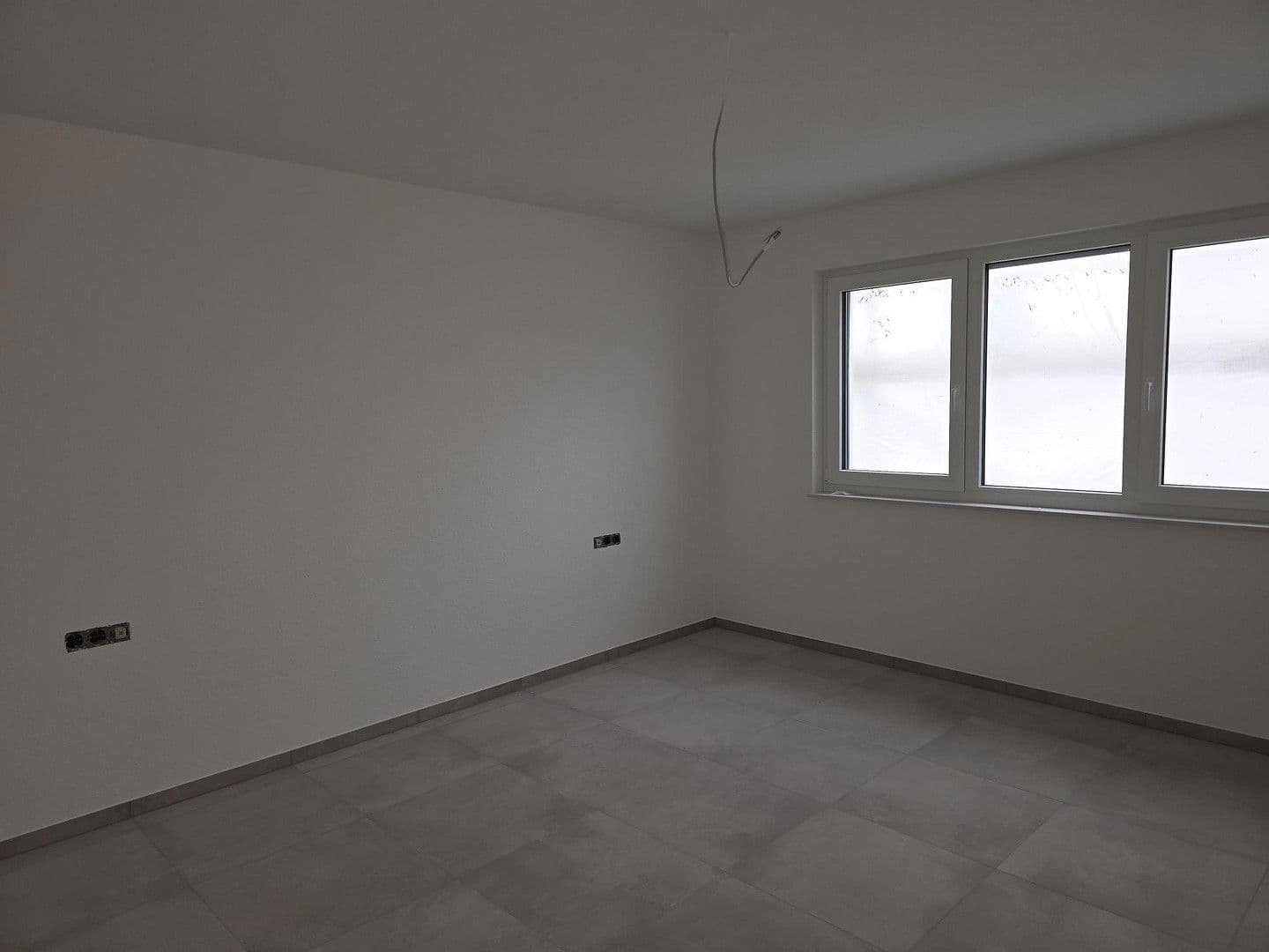 Prenájom bytu 4-izbový 127 m², Eberstadt, Bádensko-Wurttembersko Prenájom bytu 4-izbový 127 m², Eberstadt, Bádensko-Wurttembersko