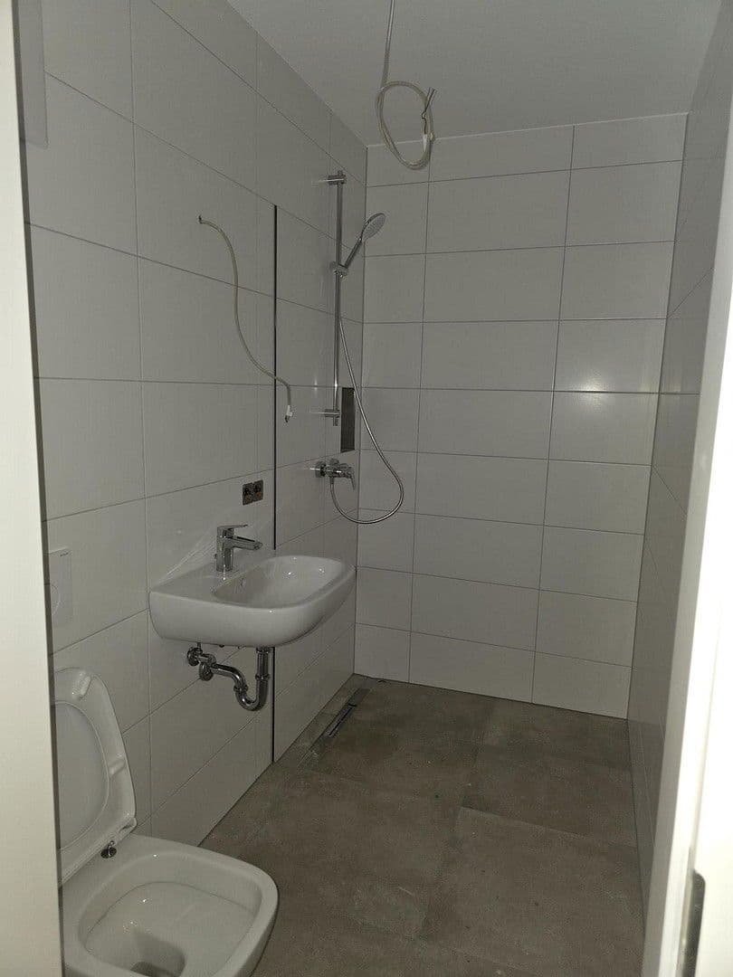 Prenájom bytu 4-izbový 127 m², Eberstadt, Bádensko-Wurttembersko Prenájom bytu 4-izbový 127 m², Eberstadt, Bádensko-Wurttembersko