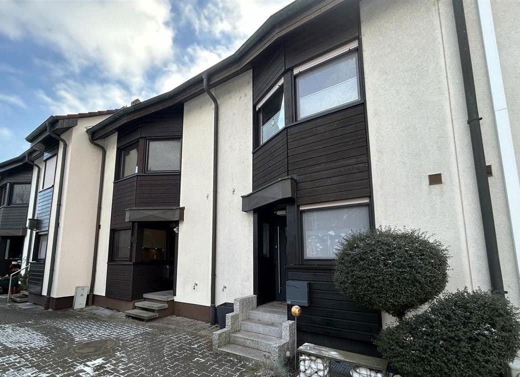 Prenájom domu 127 m², pozemek 100 m², Hanau, Hesensko Prenájom domu 127 m², pozemek 100 m², Hanau, Hesensko