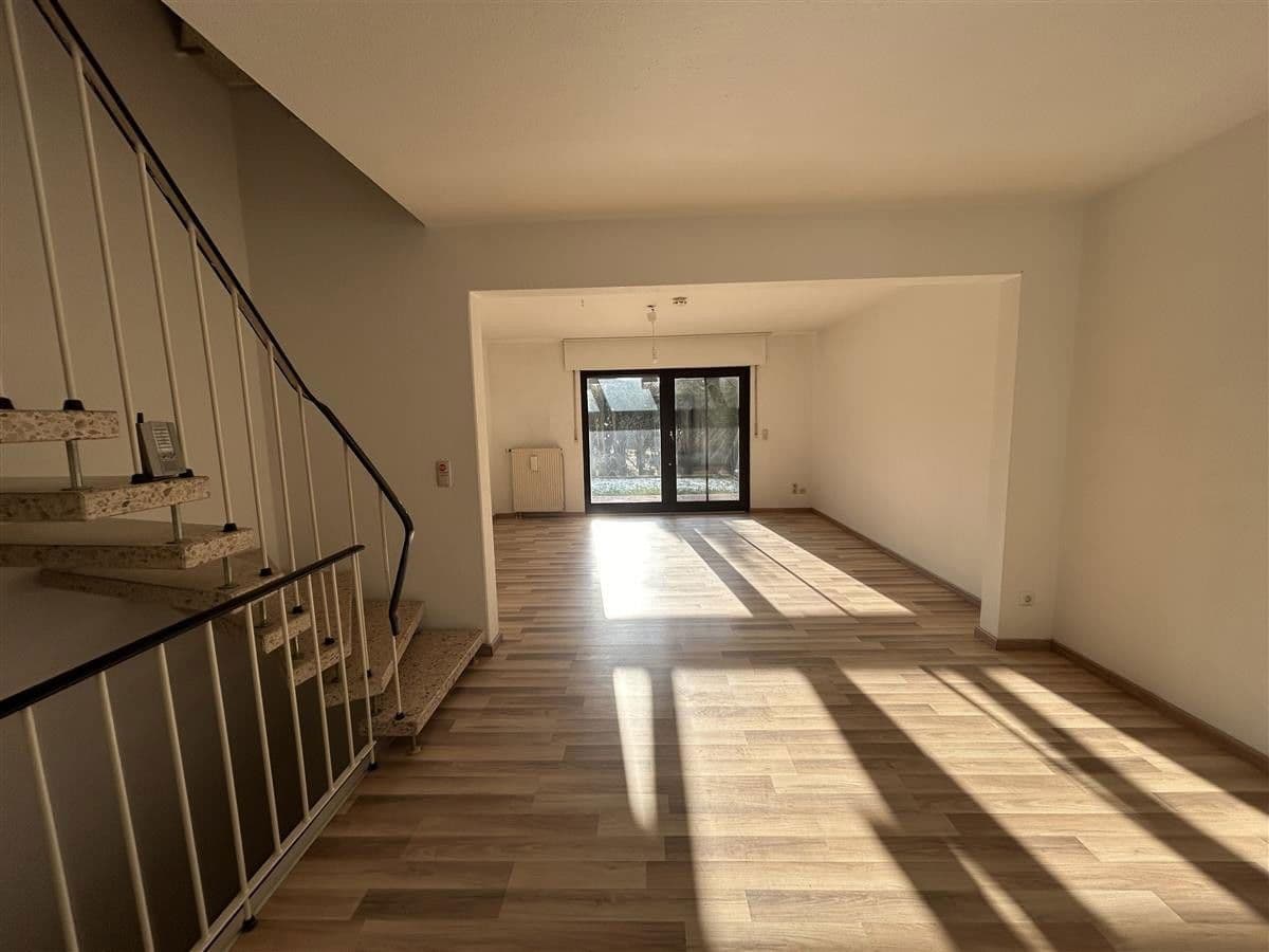 Prenájom domu 127 m², pozemek 100 m², Hanau, Hesensko Prenájom domu 127 m², pozemek 100 m², Hanau, Hesensko