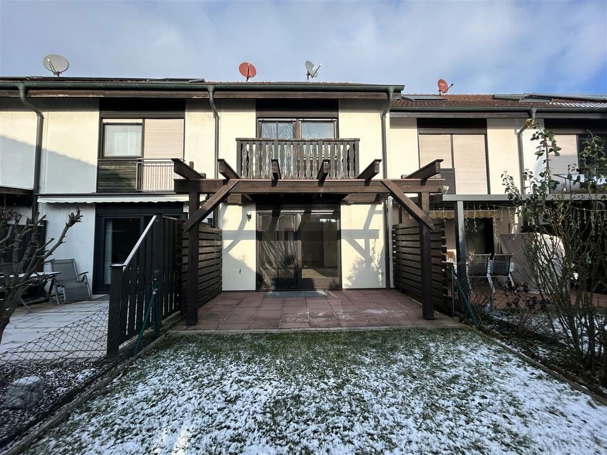 Prenájom domu 127 m², pozemek 100 m², Hanau, Hesensko Prenájom domu 127 m², pozemek 100 m², Hanau, Hesensko