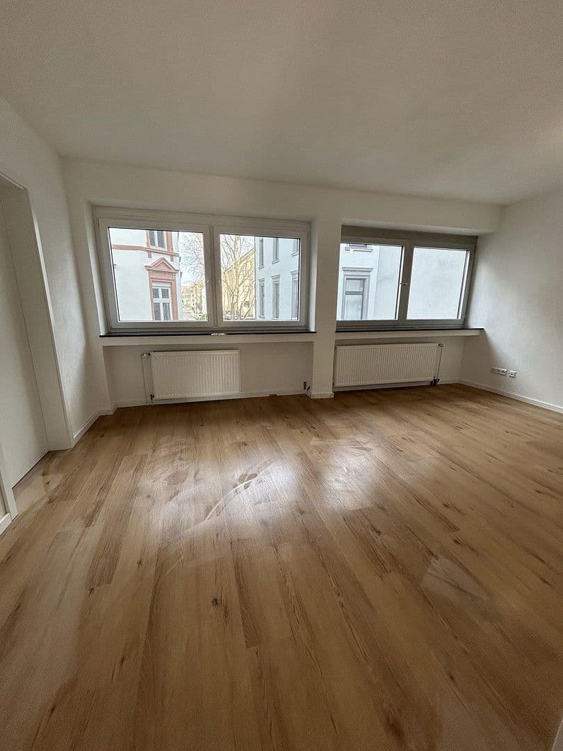 Prenájom bytu 3-izbový 91 m², Trier, Porýnie-Falcko Prenájom bytu 3-izbový 91 m², Trier, Porýnie-Falcko