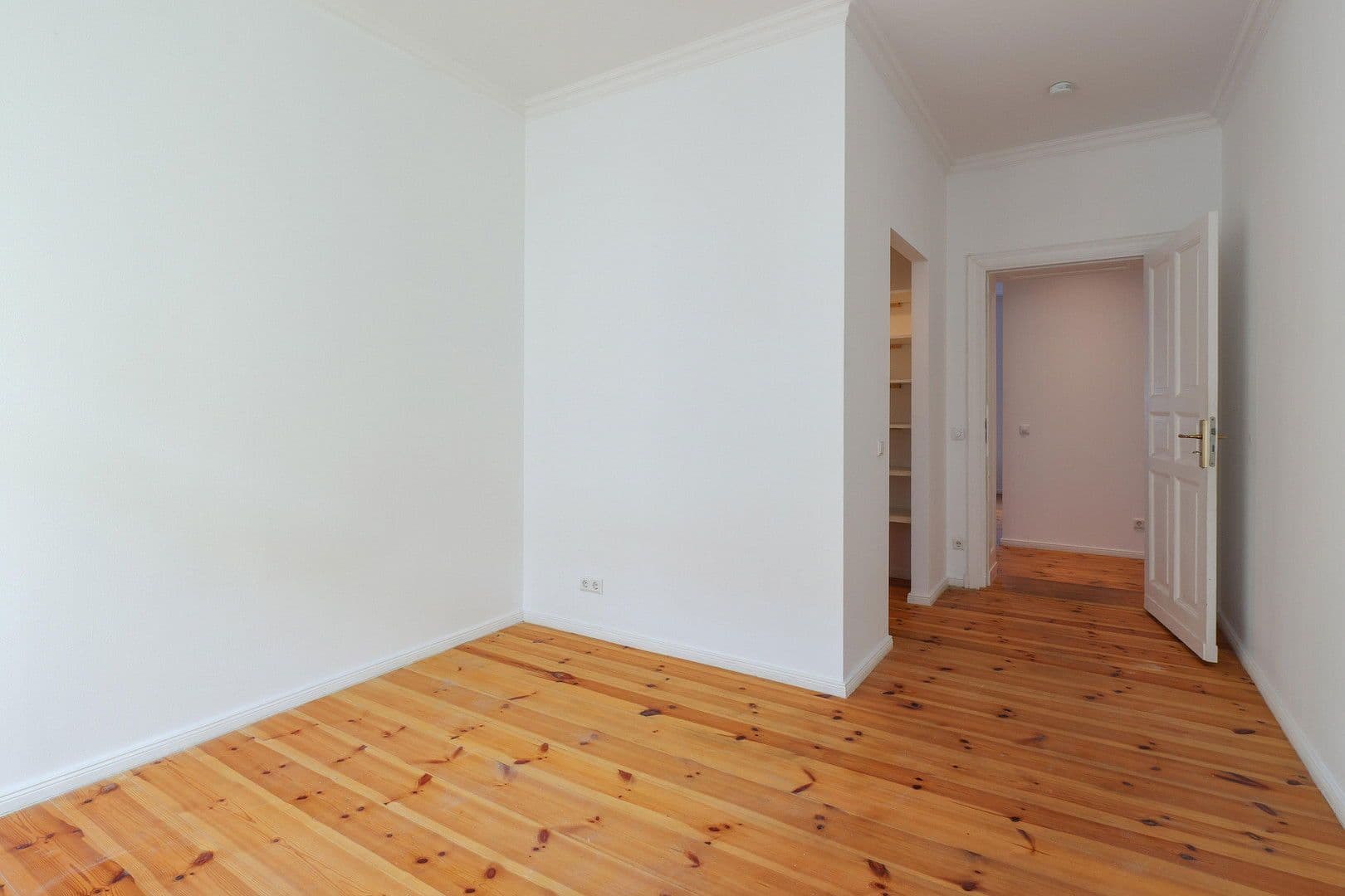 Predaj bytu 3-izbový 86 m², Berlin, Berlín Predaj bytu 3-izbový 86 m², Berlin, Berlín