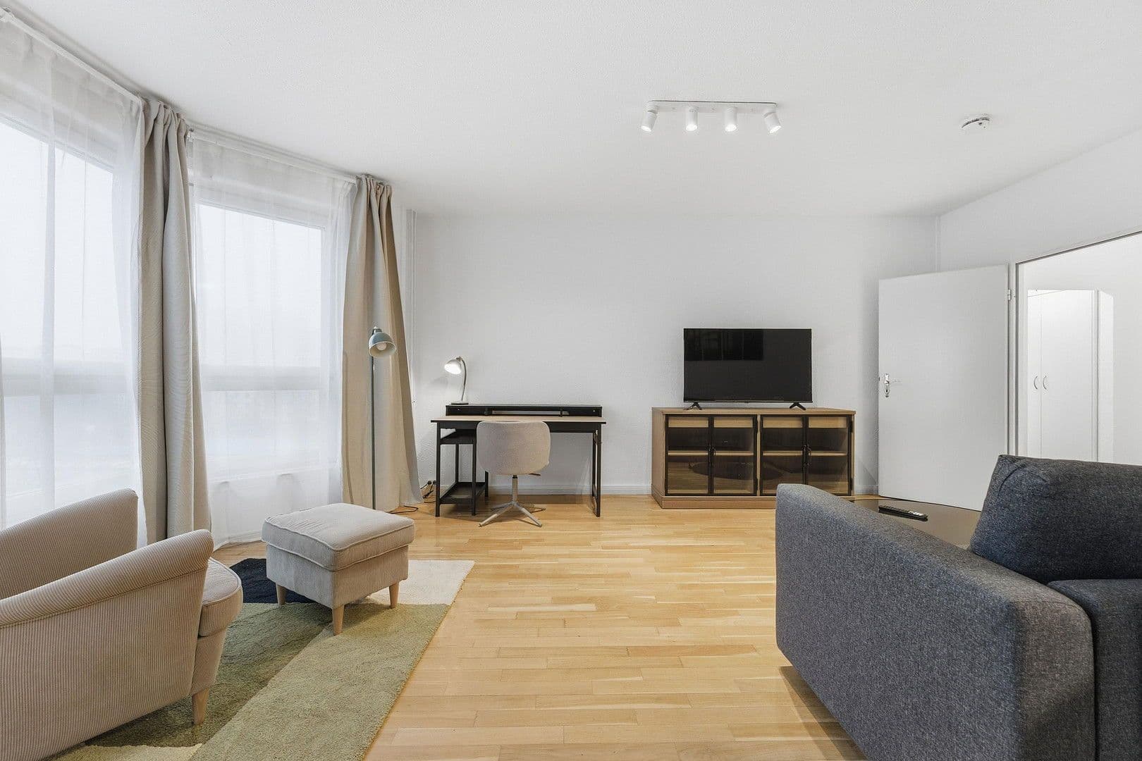Prenájom bytu 3-izbový 87 m², Berlin, Berlín Prenájom bytu 3-izbový 87 m², Berlin, Berlín